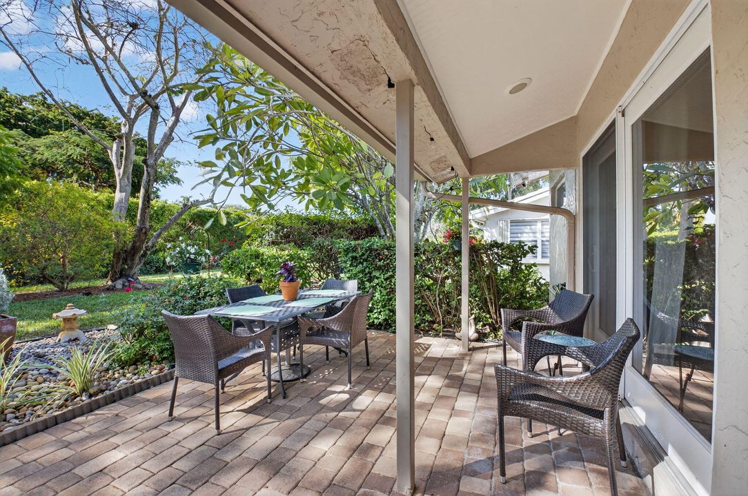 Под контрактом: $625,000 (2 спален, 2 ванн, 1614 Квадратных фут)