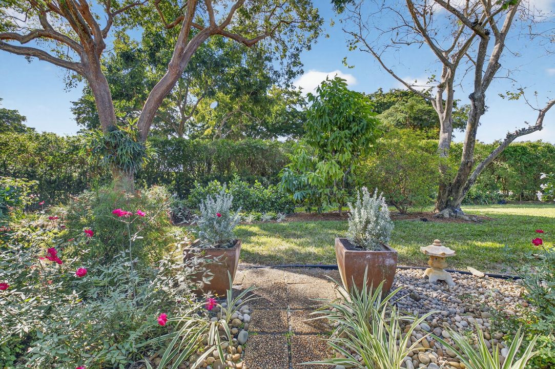 Под контрактом: $625,000 (2 спален, 2 ванн, 1614 Квадратных фут)