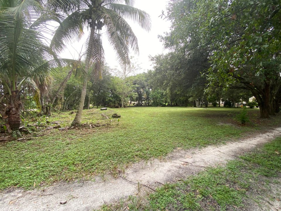 For Sale: $599,900 (2 beds, 2 baths, 1120 Square Feet)