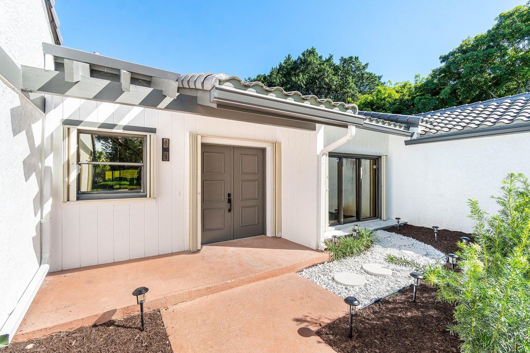 For Sale: $669,900 (3 beds, 2 baths, 2494 Square Feet)