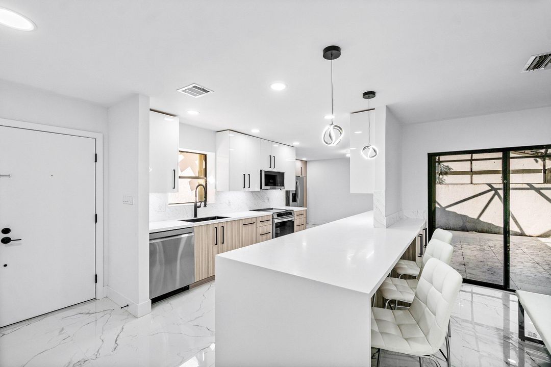 For Sale: $669,900 (3 beds, 2 baths, 2494 Square Feet)