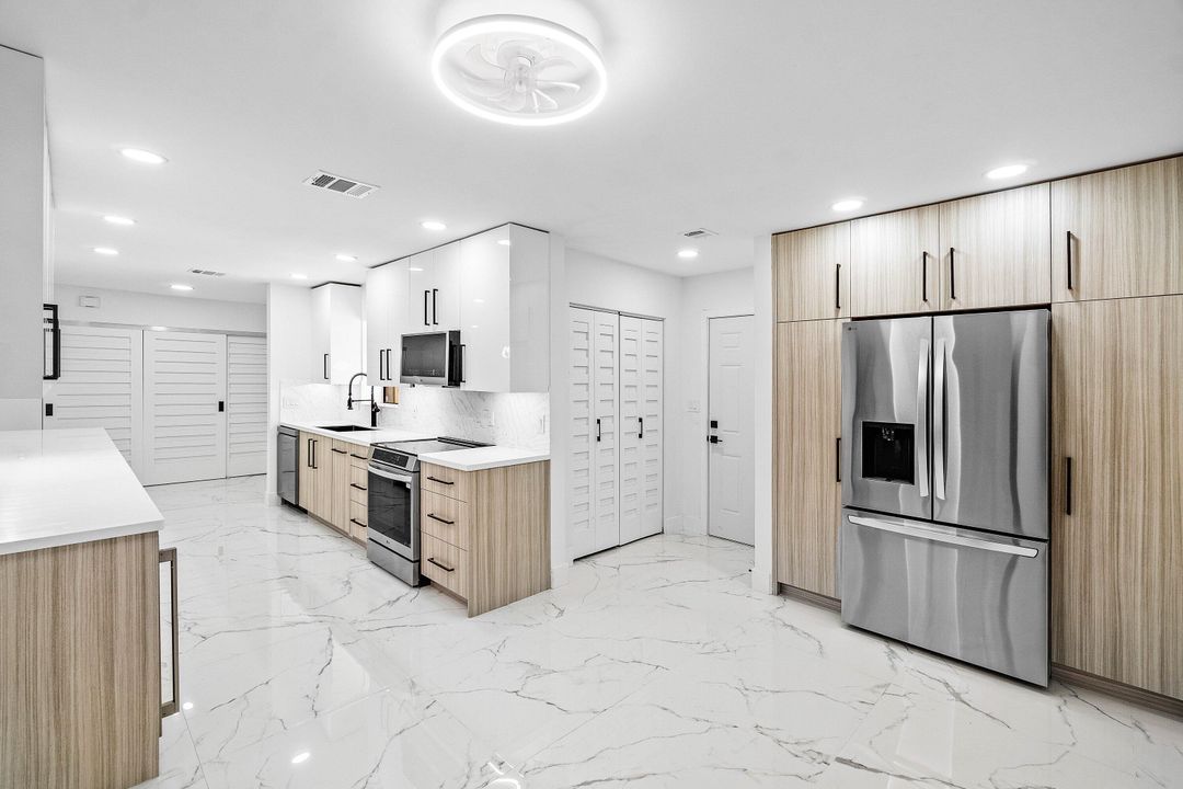 For Sale: $669,900 (3 beds, 2 baths, 2494 Square Feet)