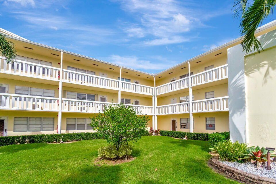 For Rent: $1,575 (2 beds, 1 baths, 840 Square Feet)