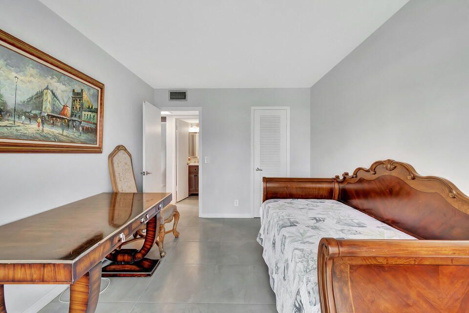 For Rent: $1,575 (2 beds, 1 baths, 840 Square Feet)