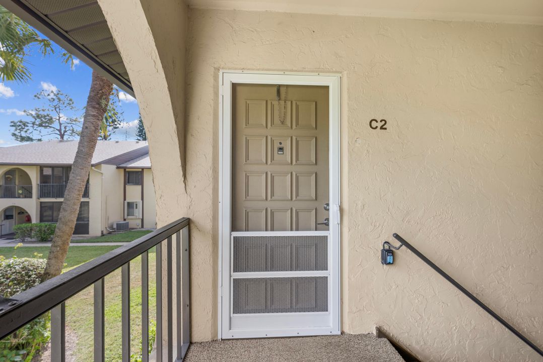 На продажу: $164,900 (2 спален, 1 ванн, 940 Квадратных фут)