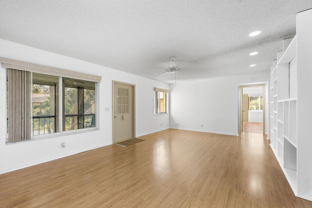 На продажу: $164,900 (2 спален, 1 ванн, 940 Квадратных фут)