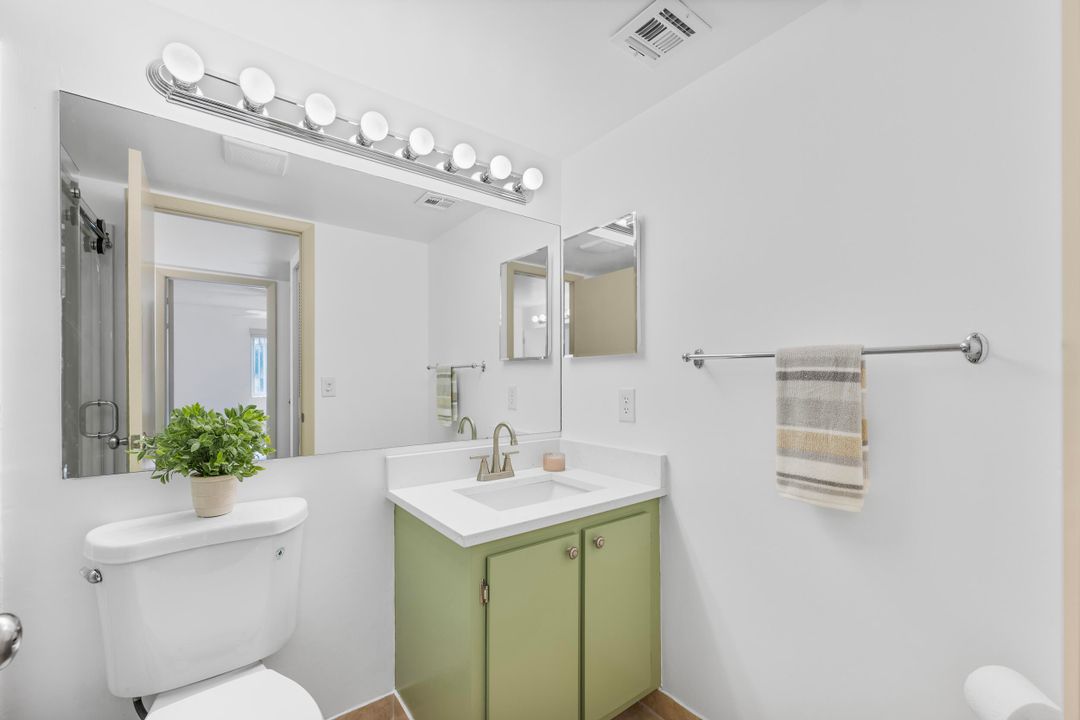 На продажу: $164,900 (2 спален, 1 ванн, 940 Квадратных фут)