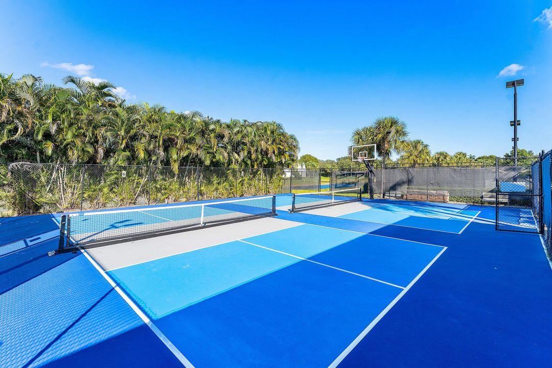 待售: $549,000 (3 贝兹, 2 浴室, 2099 平方英尺)