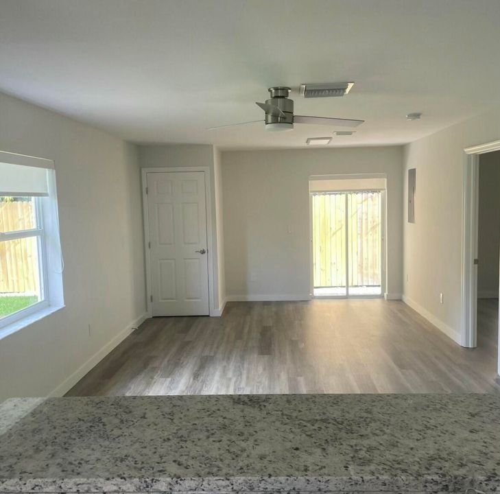 Active With Contract: $2,250 (2 beds, 2 baths, 910 Square Feet)