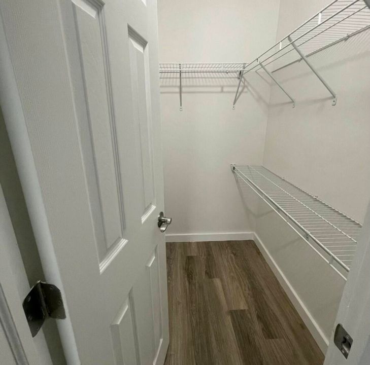 Active With Contract: $2,250 (2 beds, 2 baths, 910 Square Feet)