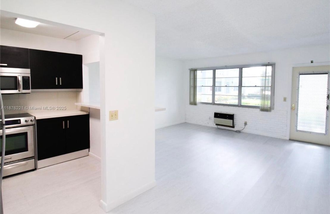 В аренду: $1,700 (1 спален, 1 ванн, 585 Квадратных фут)