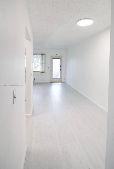 В аренду: $1,700 (1 спален, 1 ванн, 585 Квадратных фут)