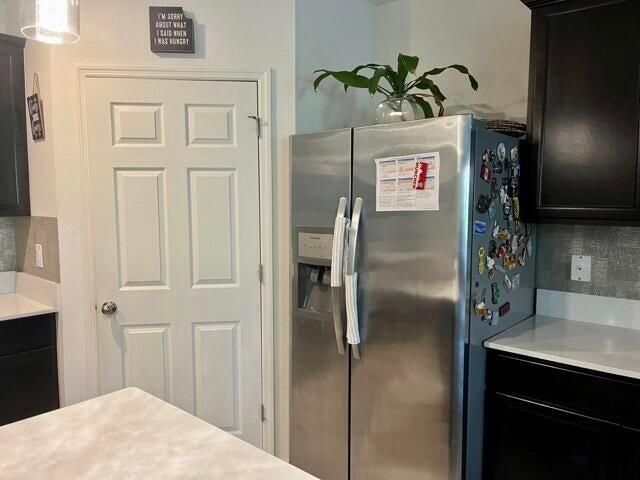 В аренду: $2,700 (4 спален, 2 ванн, 1827 Квадратных фут)