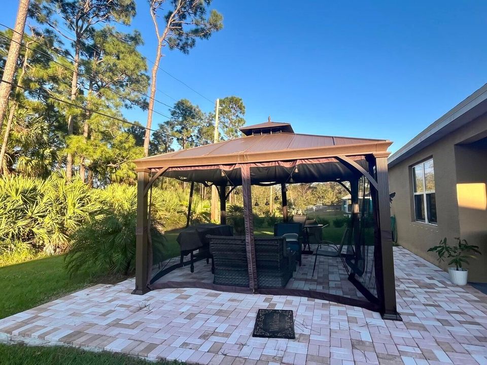 В аренду: $2,700 (4 спален, 2 ванн, 1827 Квадратных фут)