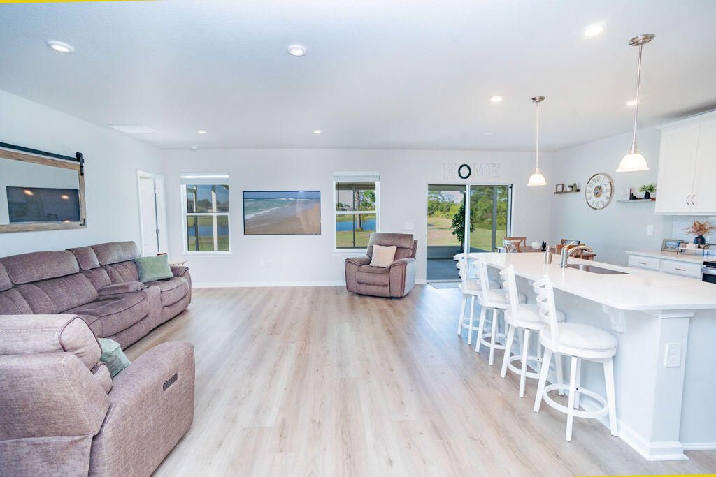 For Sale: $523,000 (4 beds, 2 baths, 1823 Square Feet)