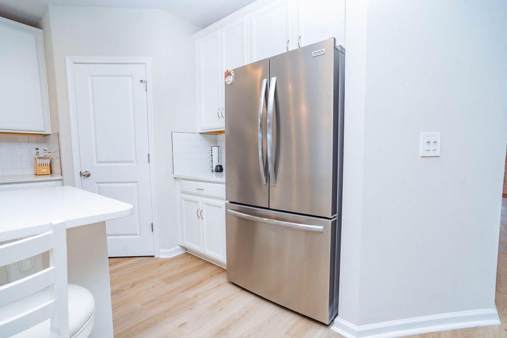 For Sale: $523,000 (4 beds, 2 baths, 1823 Square Feet)