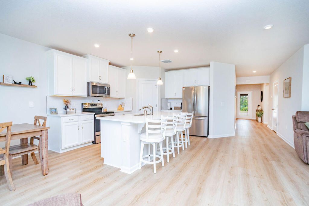 For Sale: $523,000 (4 beds, 2 baths, 1823 Square Feet)