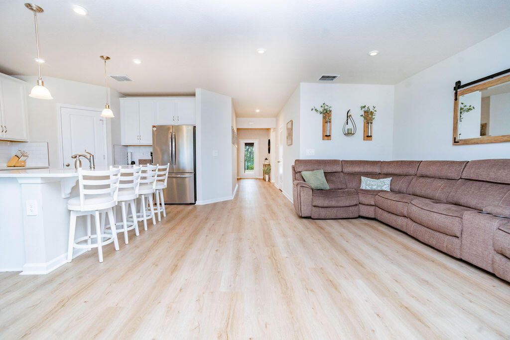 For Sale: $523,000 (4 beds, 2 baths, 1823 Square Feet)