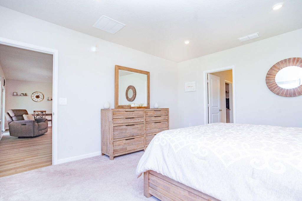 For Sale: $523,000 (4 beds, 2 baths, 1823 Square Feet)