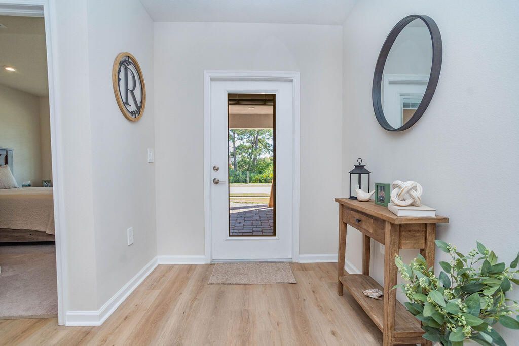 For Sale: $523,000 (4 beds, 2 baths, 1823 Square Feet)