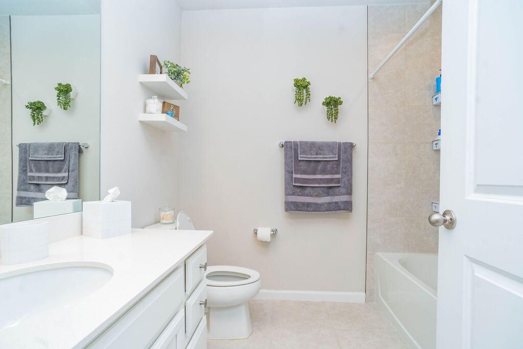 For Sale: $523,000 (4 beds, 2 baths, 1823 Square Feet)