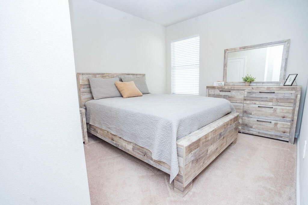 For Sale: $523,000 (4 beds, 2 baths, 1823 Square Feet)