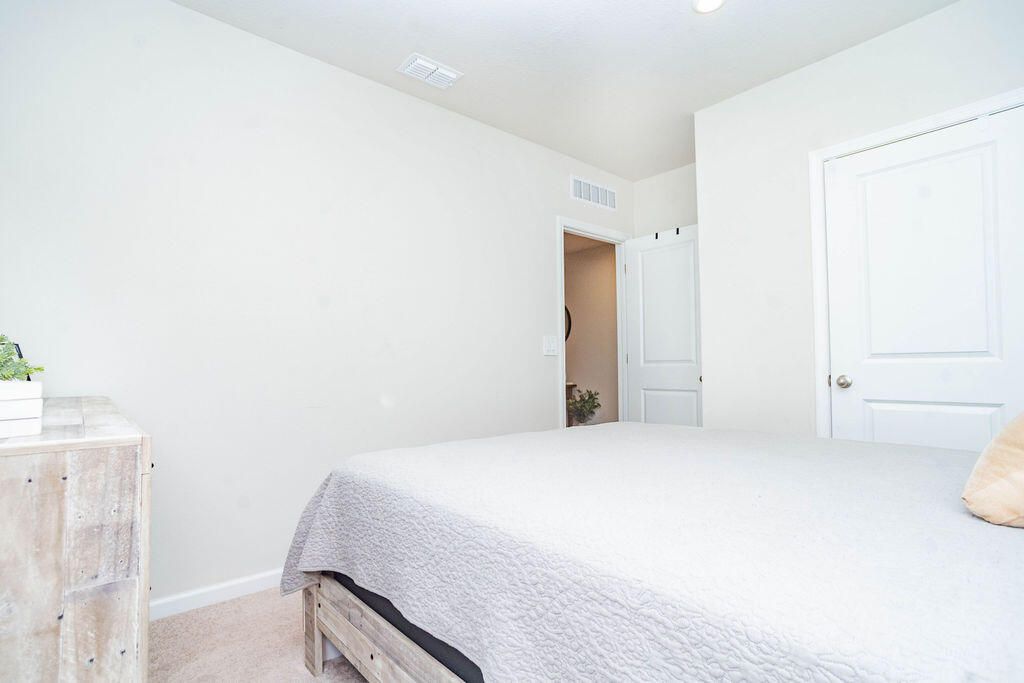 For Sale: $523,000 (4 beds, 2 baths, 1823 Square Feet)