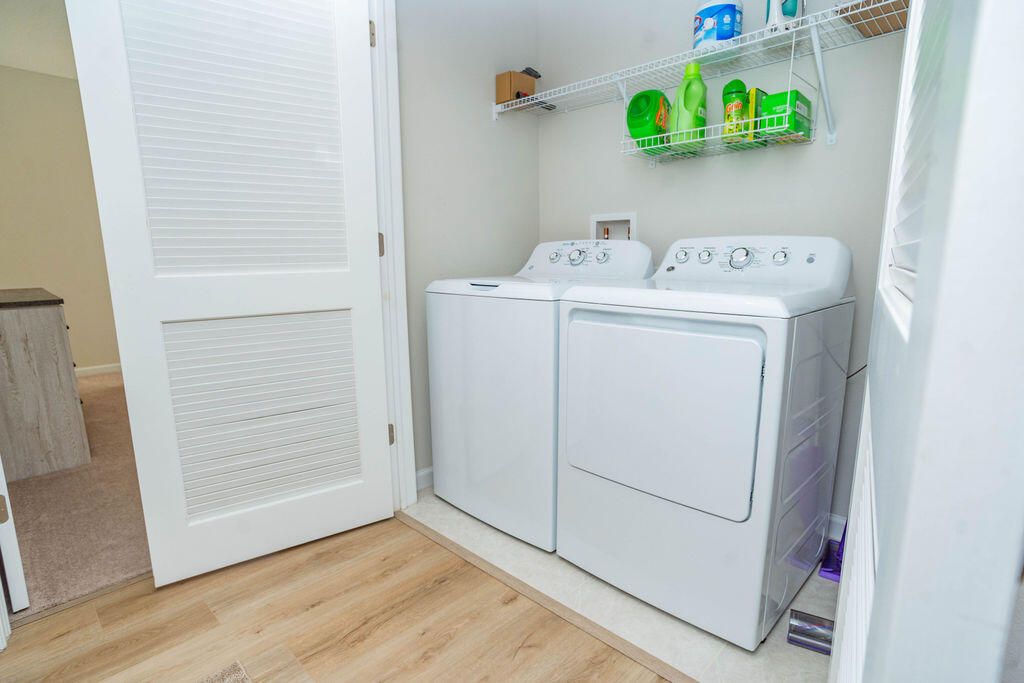 For Sale: $523,000 (4 beds, 2 baths, 1823 Square Feet)