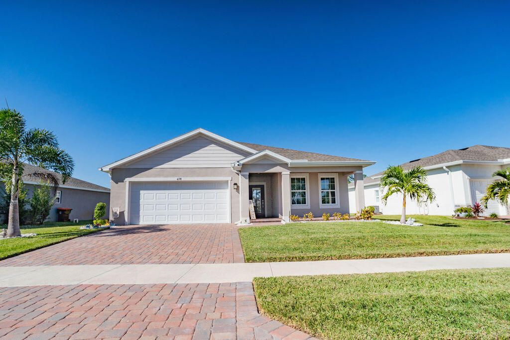 For Sale: $523,000 (4 beds, 2 baths, 1823 Square Feet)