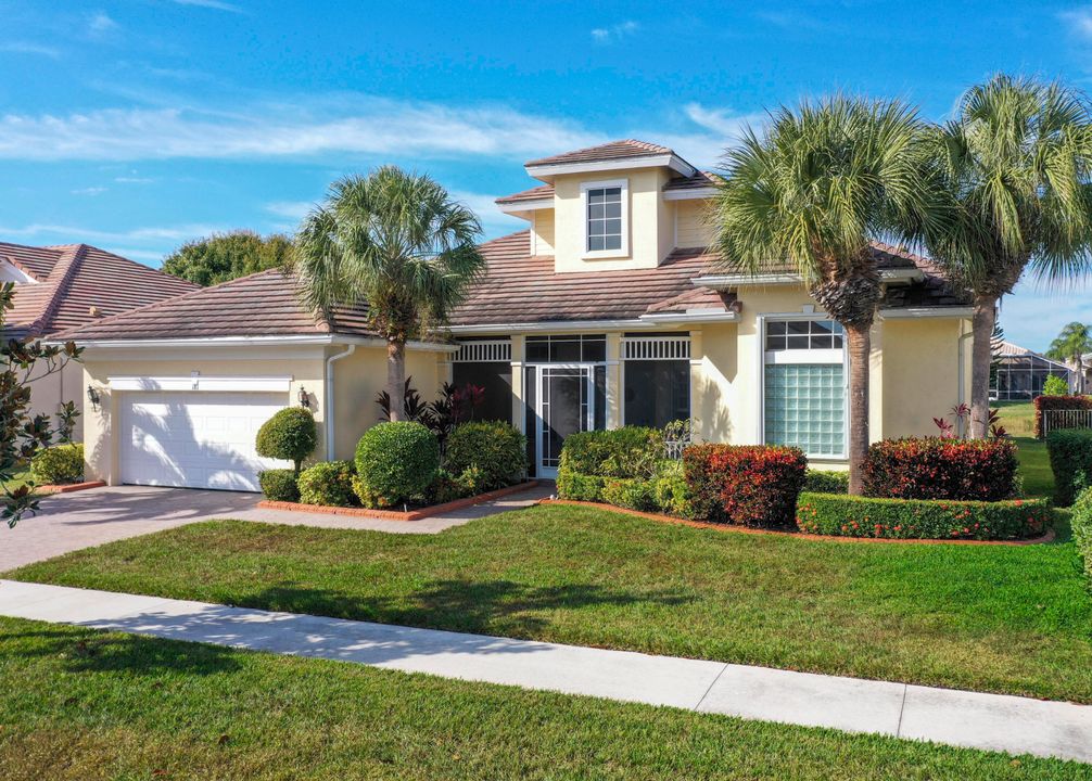 For Sale: $525,000 (4 beds, 3 baths, 2943 Square Feet)