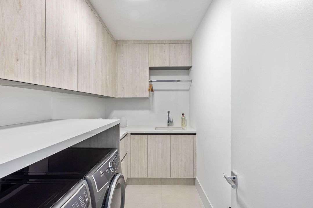 For Sale: $7,995,000 (4 beds, 3 baths, 3069 Square Feet)