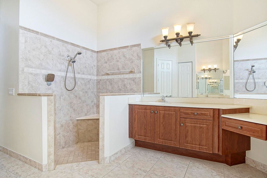 For Sale: $525,000 (4 beds, 3 baths, 2943 Square Feet)