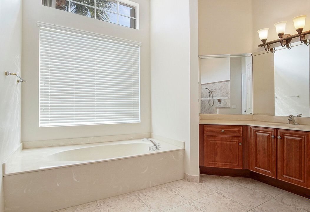 For Sale: $525,000 (4 beds, 3 baths, 2943 Square Feet)