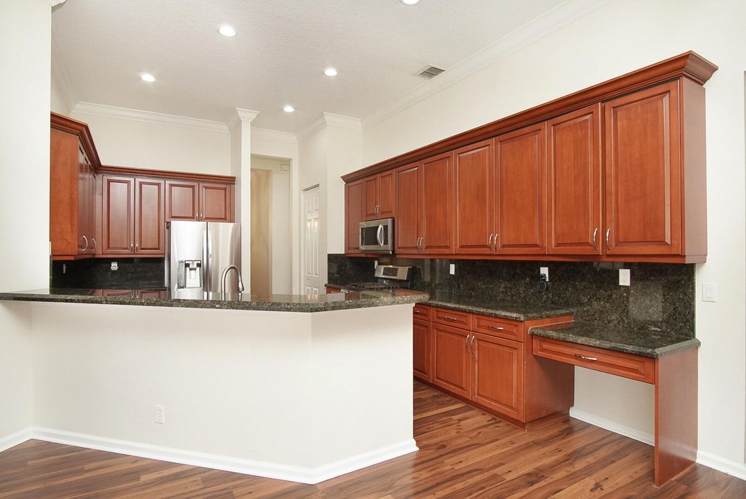 For Sale: $525,000 (4 beds, 3 baths, 2943 Square Feet)