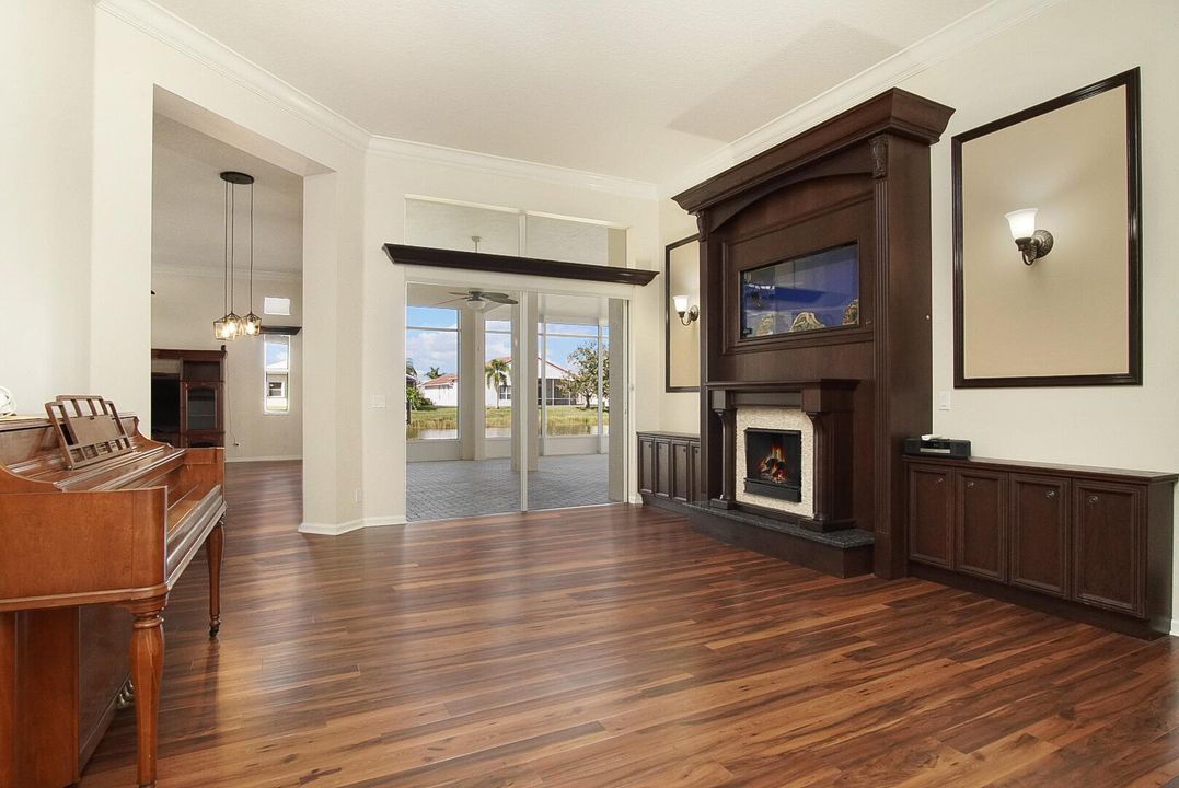 For Sale: $525,000 (4 beds, 3 baths, 2943 Square Feet)