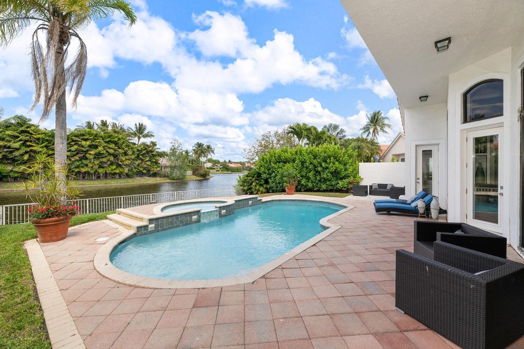 For Sale: $2,699,900 (3 beds, 3 baths, 3155 Square Feet)