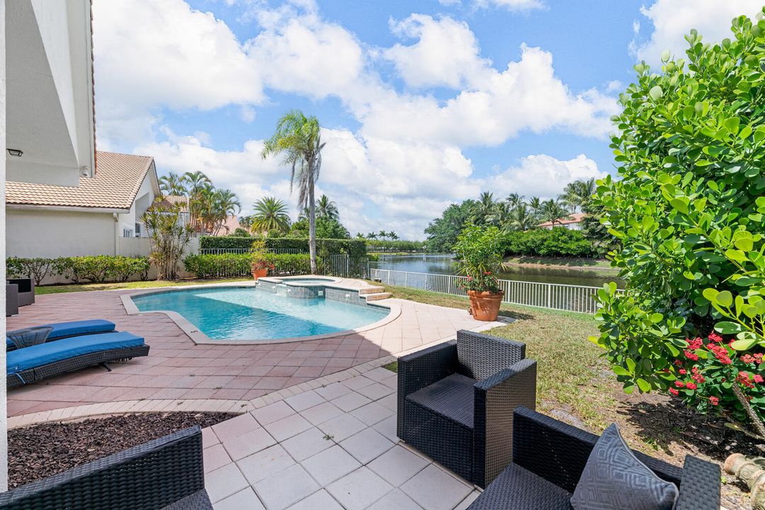 For Sale: $2,699,900 (3 beds, 3 baths, 3155 Square Feet)