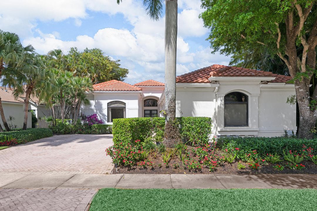 For Sale: $2,699,900 (3 beds, 3 baths, 3155 Square Feet)