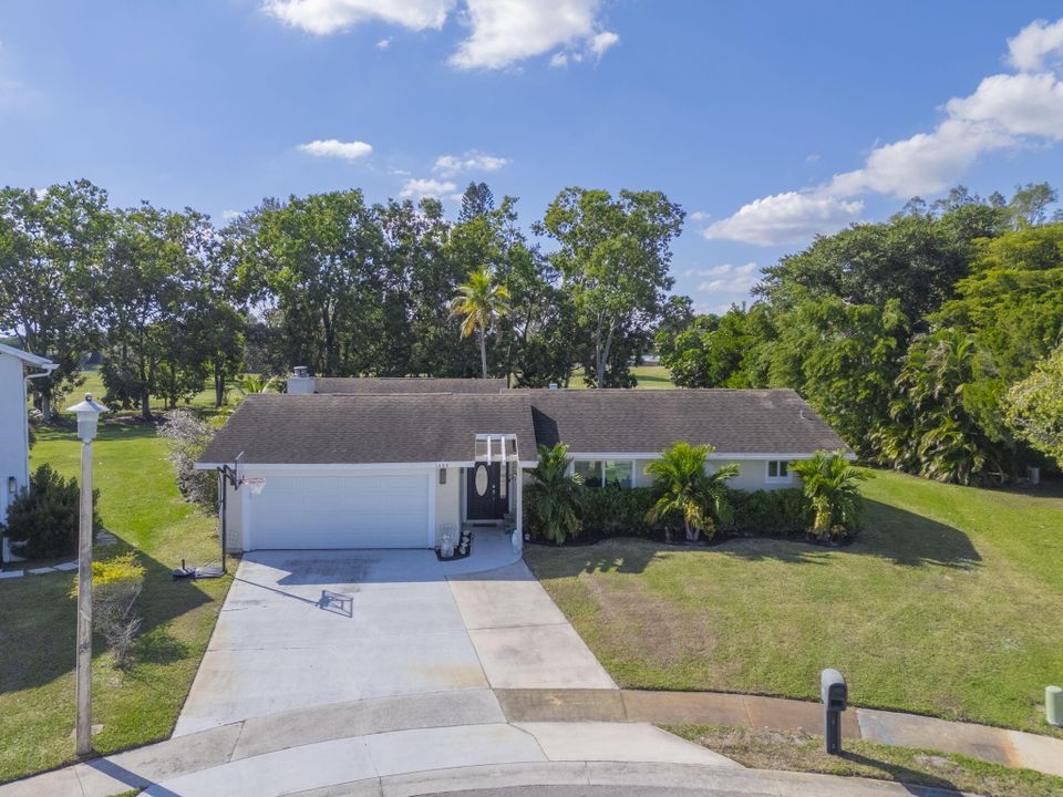 For Sale: $645,000 (3 beds, 2 baths, 2076 Square Feet)