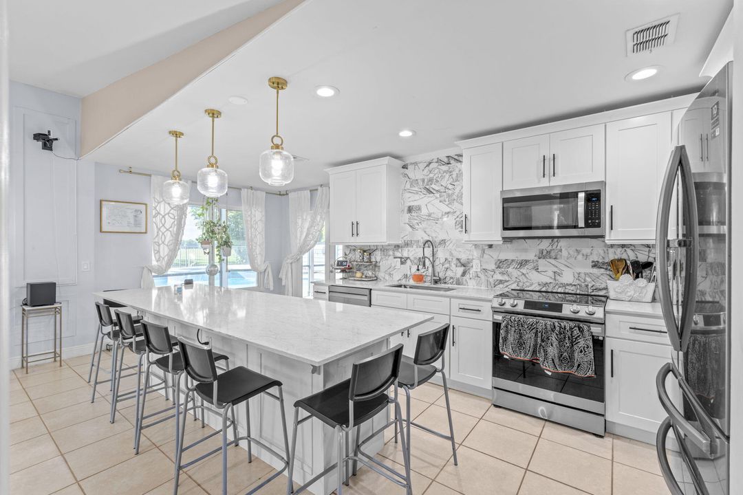 For Sale: $645,000 (3 beds, 2 baths, 2076 Square Feet)