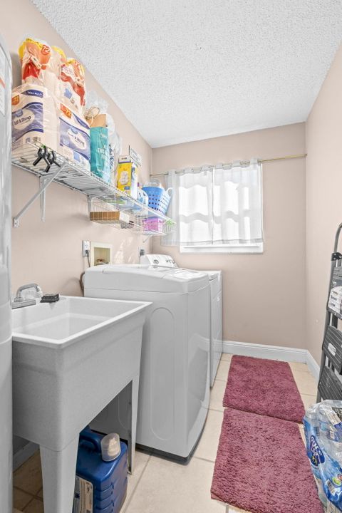 For Sale: $645,000 (3 beds, 2 baths, 2076 Square Feet)