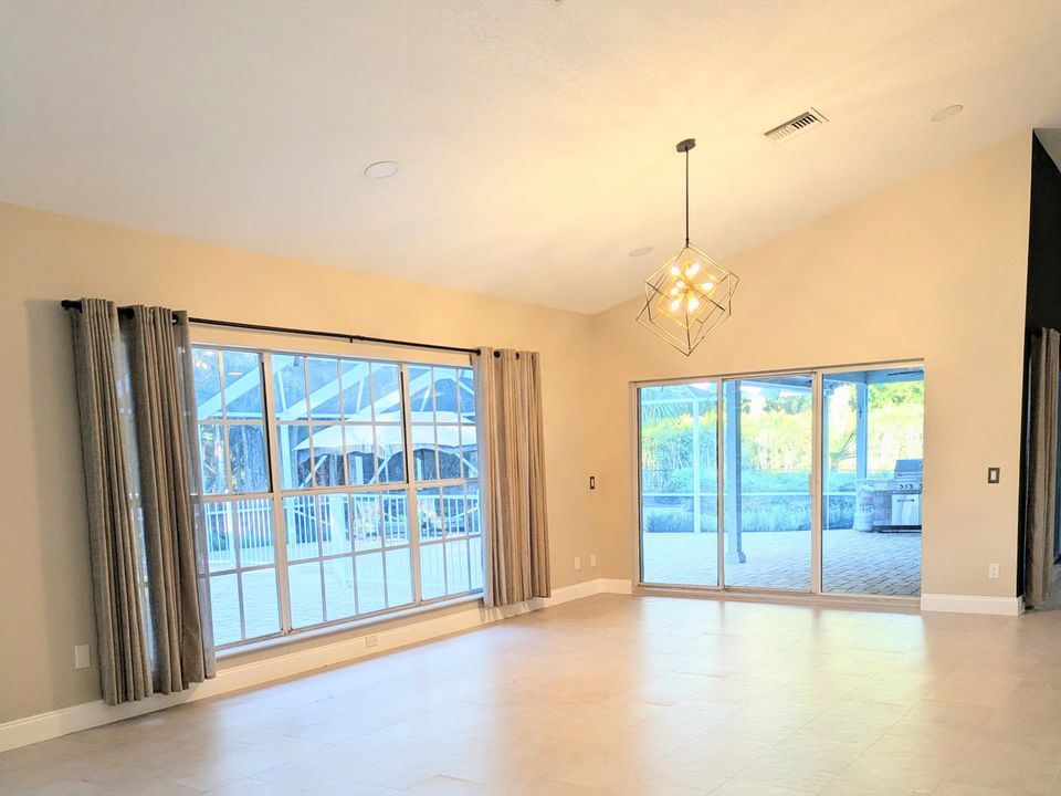 For Sale: $3,300,000 (6 beds, 4 baths, 4401 Square Feet)