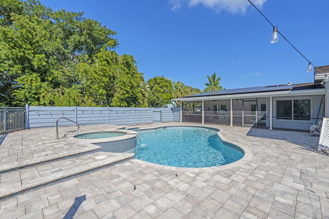 For Sale: $645,000 (3 beds, 2 baths, 2076 Square Feet)