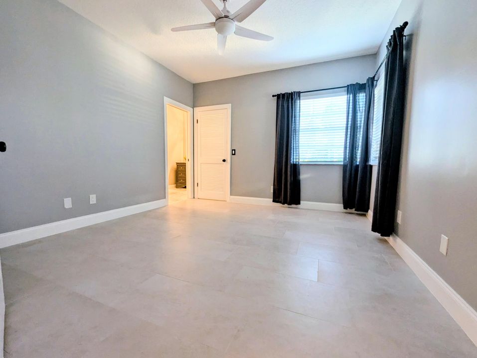 For Sale: $3,300,000 (6 beds, 4 baths, 4401 Square Feet)