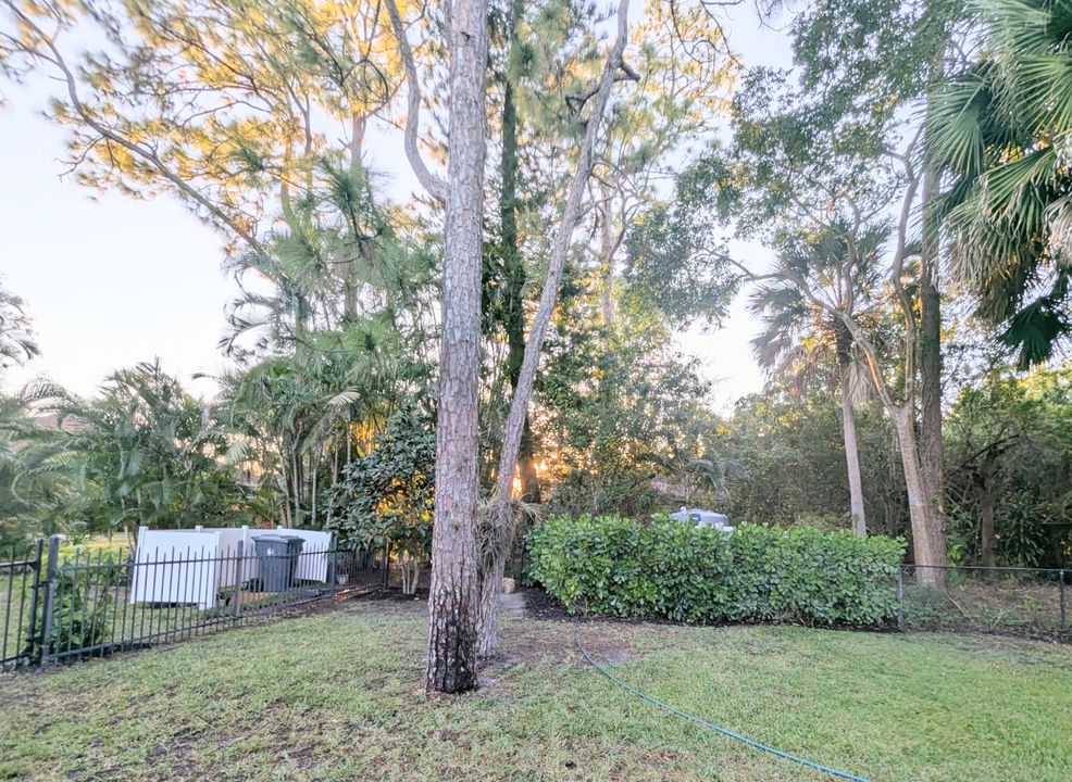 For Sale: $3,300,000 (6 beds, 4 baths, 4401 Square Feet)