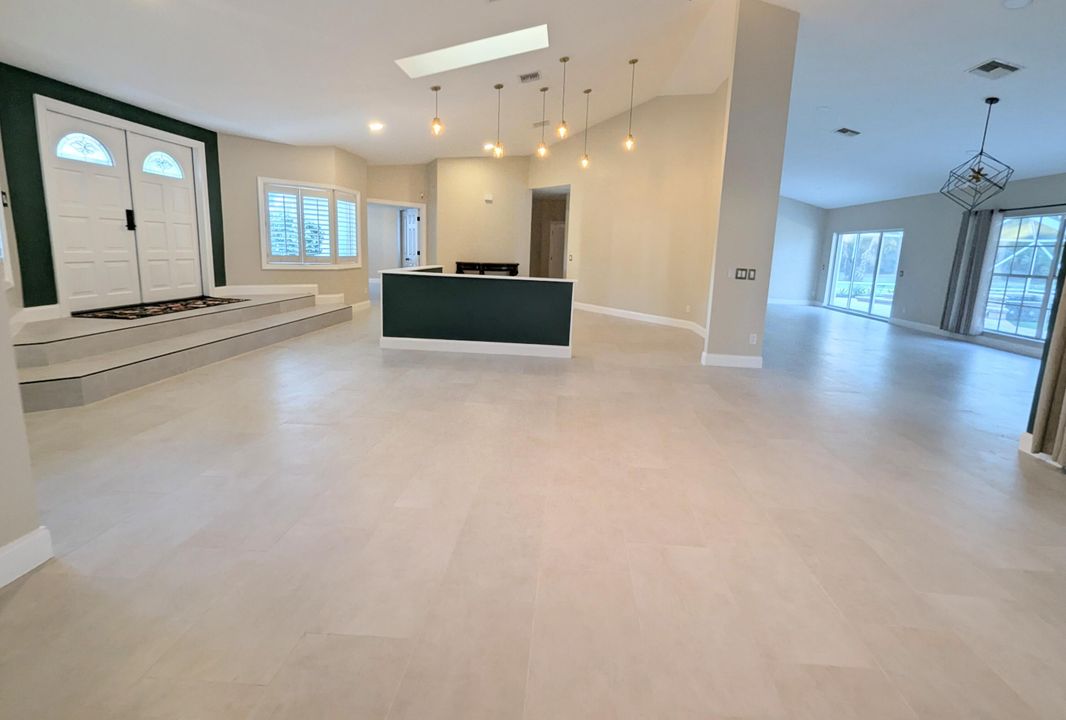 For Sale: $3,300,000 (6 beds, 4 baths, 4401 Square Feet)