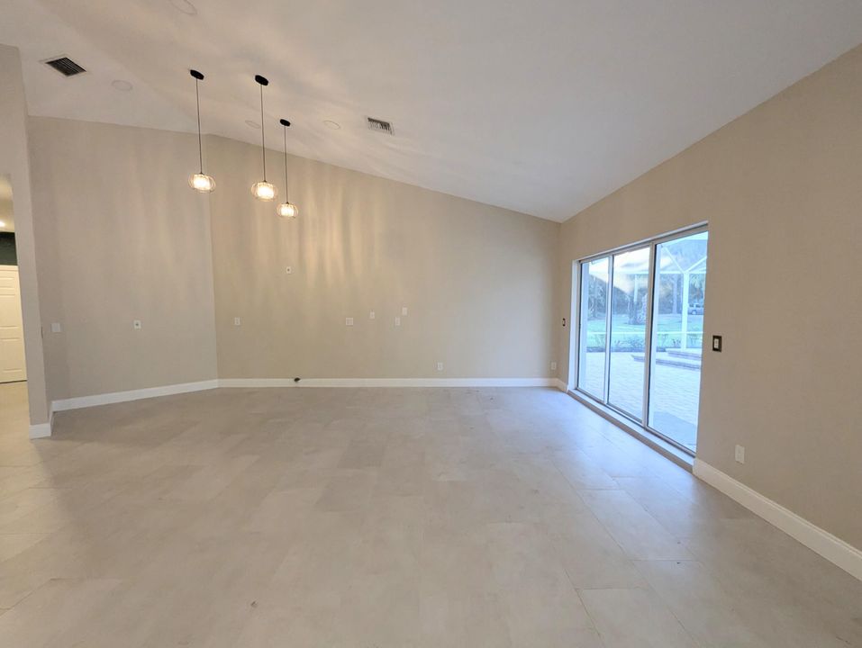 For Sale: $3,300,000 (6 beds, 4 baths, 4401 Square Feet)