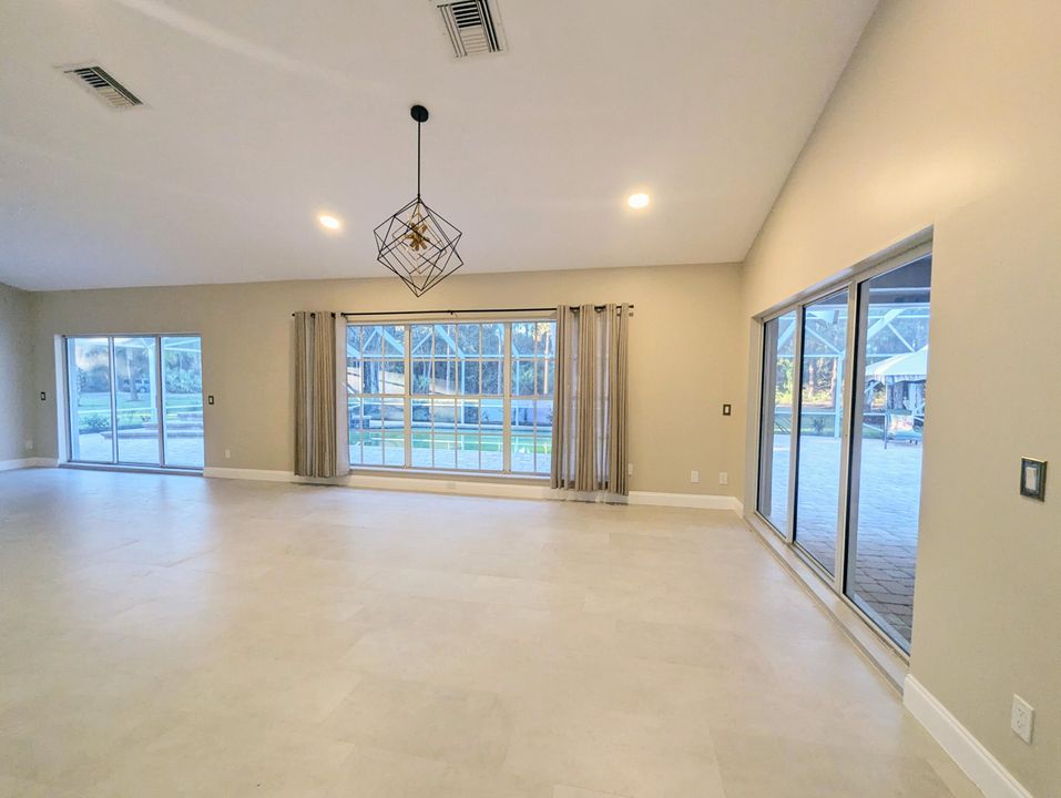 For Sale: $3,300,000 (6 beds, 4 baths, 4401 Square Feet)