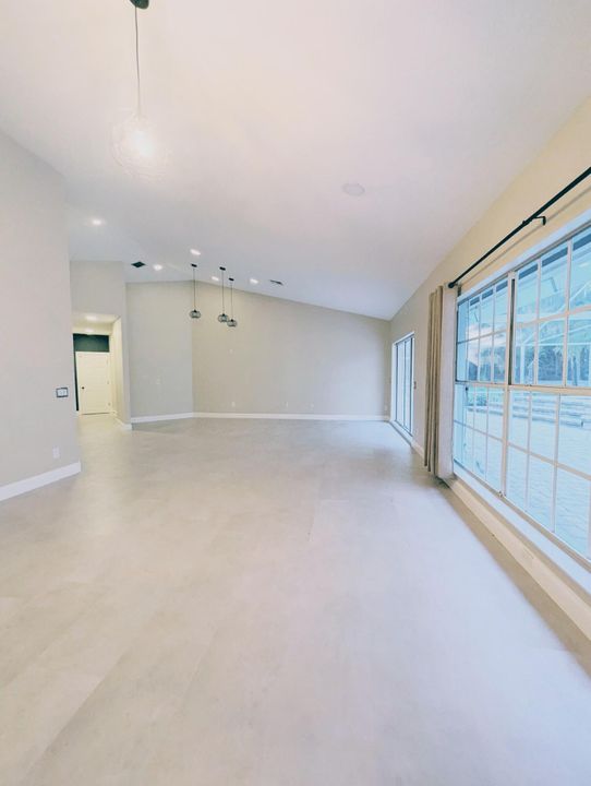 For Sale: $3,300,000 (6 beds, 4 baths, 4401 Square Feet)