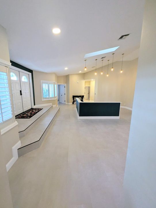 For Sale: $3,300,000 (6 beds, 4 baths, 4401 Square Feet)